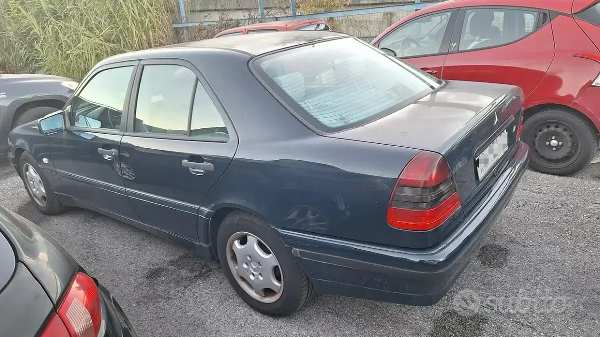 Usata Mercedes C200 Classic 192 CV (141 kW) 1997 Blu Berlina