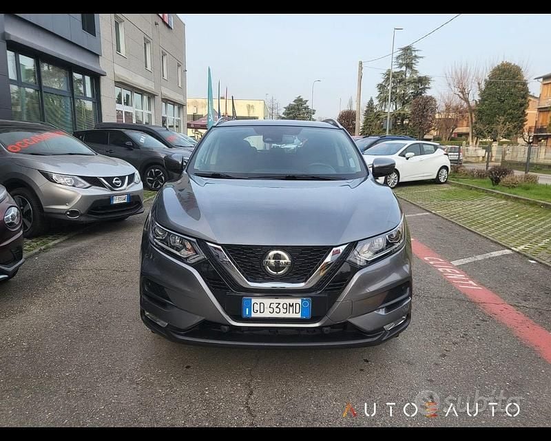 Usata Nissan Qashqai Acenta Premium 140 CV (102 kW) 2021 Grigio SUV