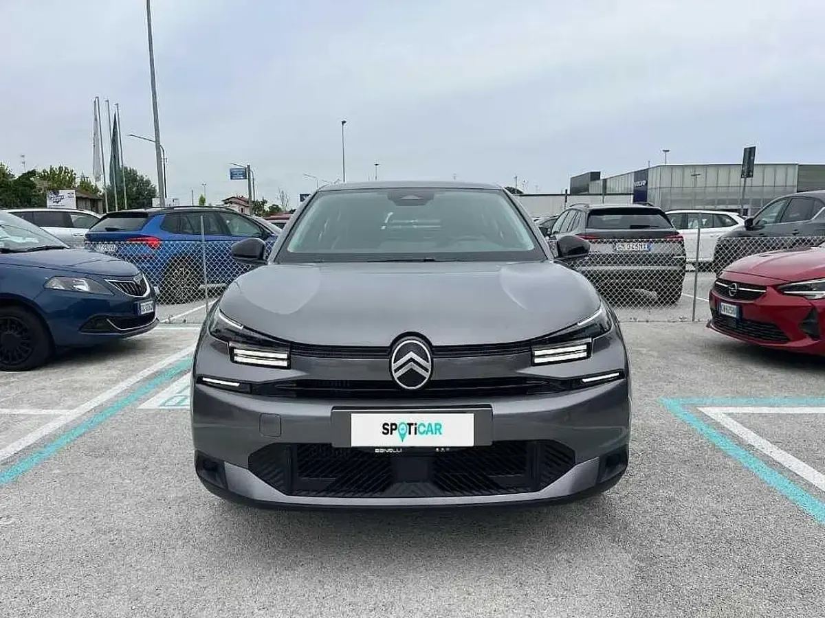 Usata Citroën C4 136 CV (100 kW) 2025 Grigio medio SUV