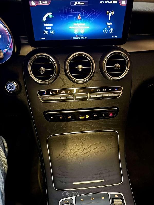 Usata Mercedes GLC200 Premium 245 CV (180 kW) 2019 Nero SUV