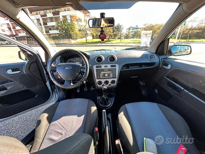 Usata Ford Fusion 2008 Blu Berlina