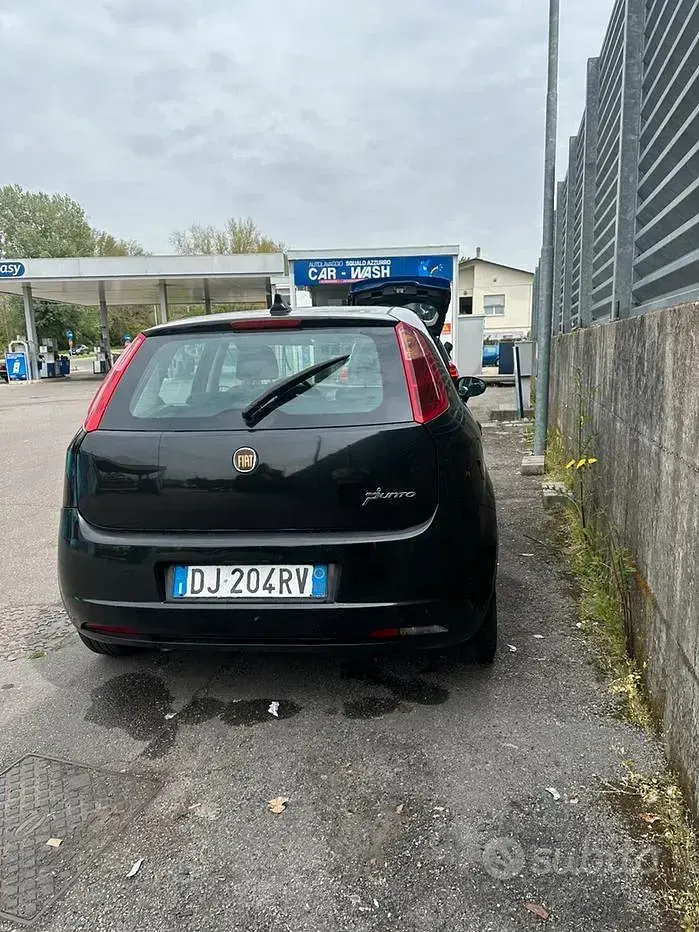 Usata Fiat Grande Punto 65 CV (47 kW) 2007 Nero Utilitaria