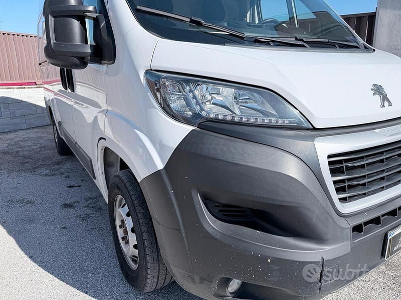 Usata Peugeot Boxer S 140 CV (102 kW) 2022 Bianco Furgone