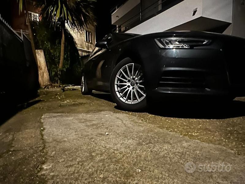 Usata Audi A4 Sport 122 CV (89 kW) 2019 Grigio Station wagon