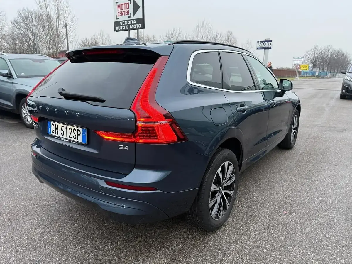 Usata Volvo XC60 Core 197 CV (144 kW) 2023 Blu SUV