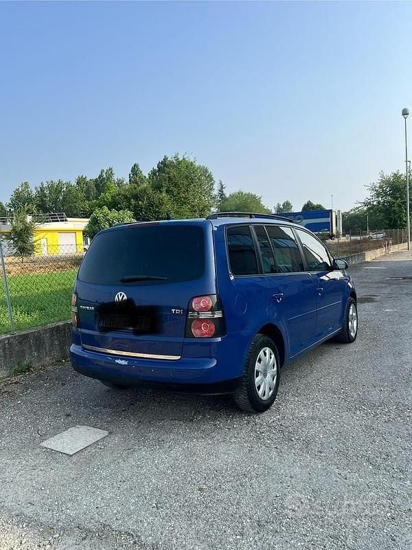 Blu Usata 2009 VW Touran Monovolume | 3200 € (Ottimo prezzo) - Immagine 1/4