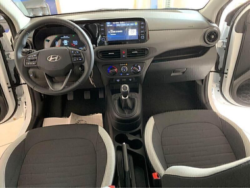 Usata Hyundai i10 66 CV (48 kW) 2024 Bianco Utilitaria