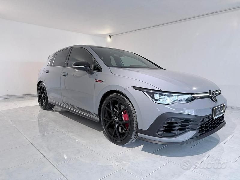 Usata VW Golf VIII CLUB 300 CV (220 kW) 2022 Grigio Berlina