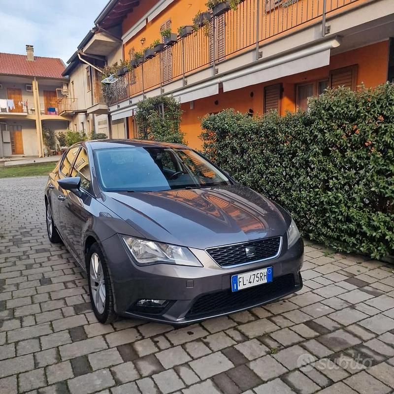Usata Seat Leon Style 110 CV (80 kW) 2017 Grigio Berlina