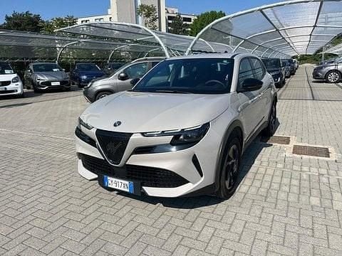Begagnad Alfa Romeo Junior 145 HK (106 kW) 2025 SUV