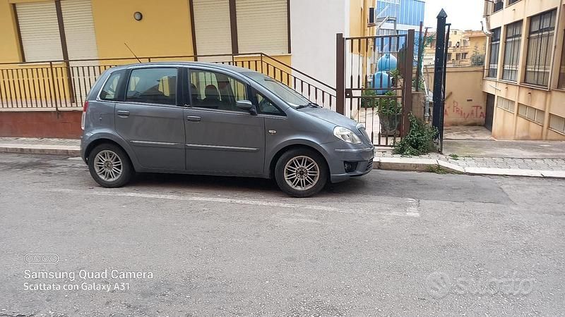 Usata Lancia Musa 75 CV (55 kW) 2009 Monovolume