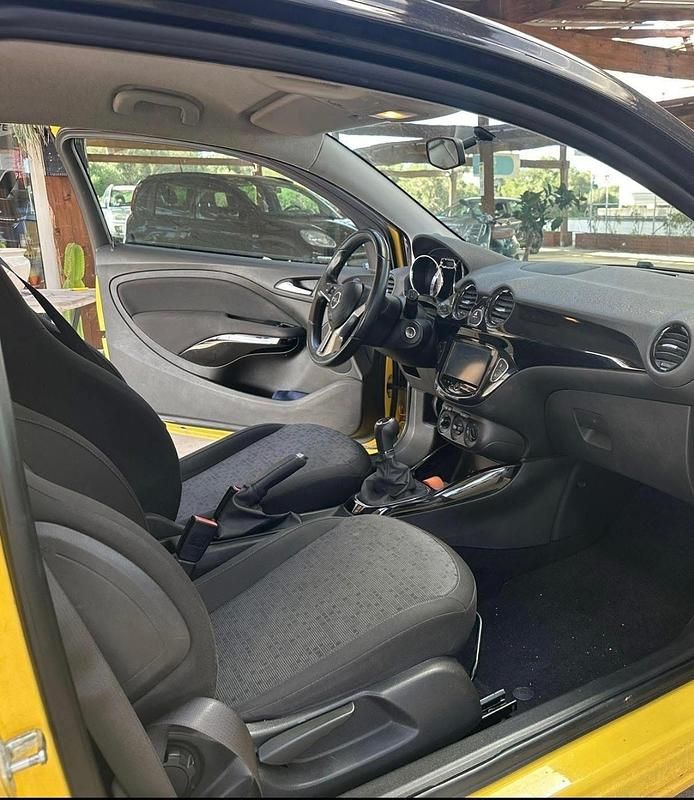 Usata Opel Adam Rocks Rocks 70 CV (51 kW) 2015 Giallo Utilitaria