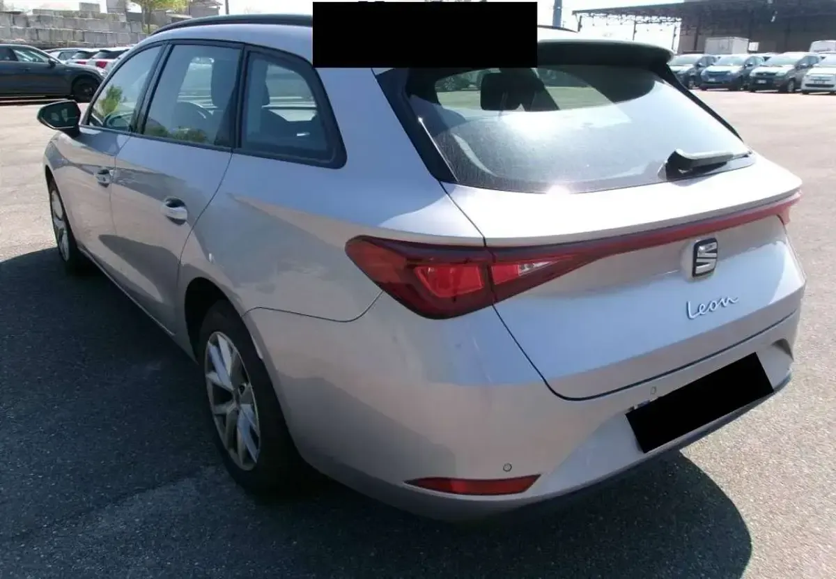 Usata Seat Leon Style 150 CV (110 kW) 2024 Argento Station wagon