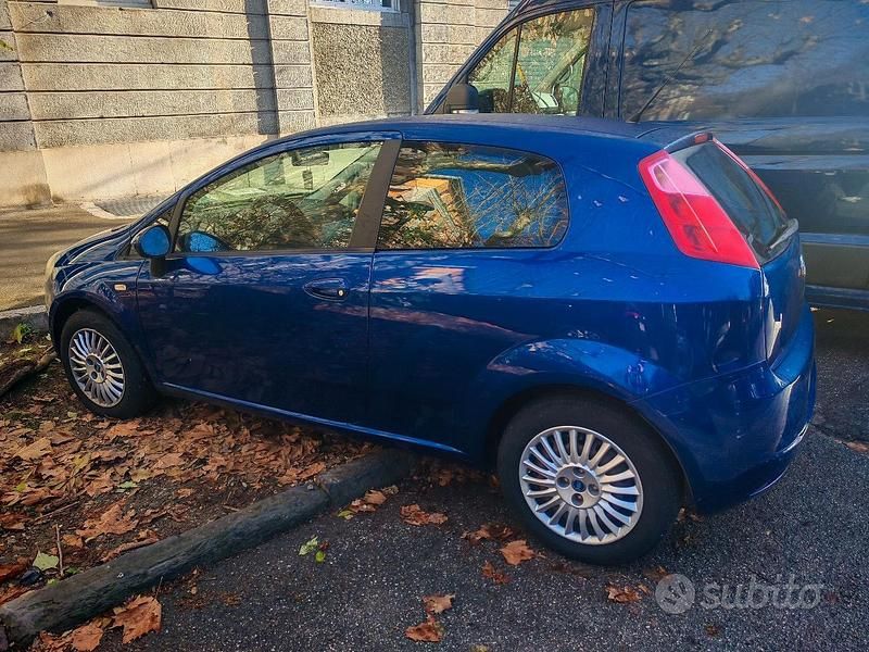 Usata Fiat Grande Punto 2005 Blu Utilitaria