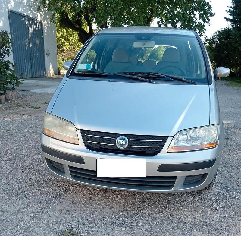 Usata Fiat Idea 95 CV (69 kW) 2004 Monovolume