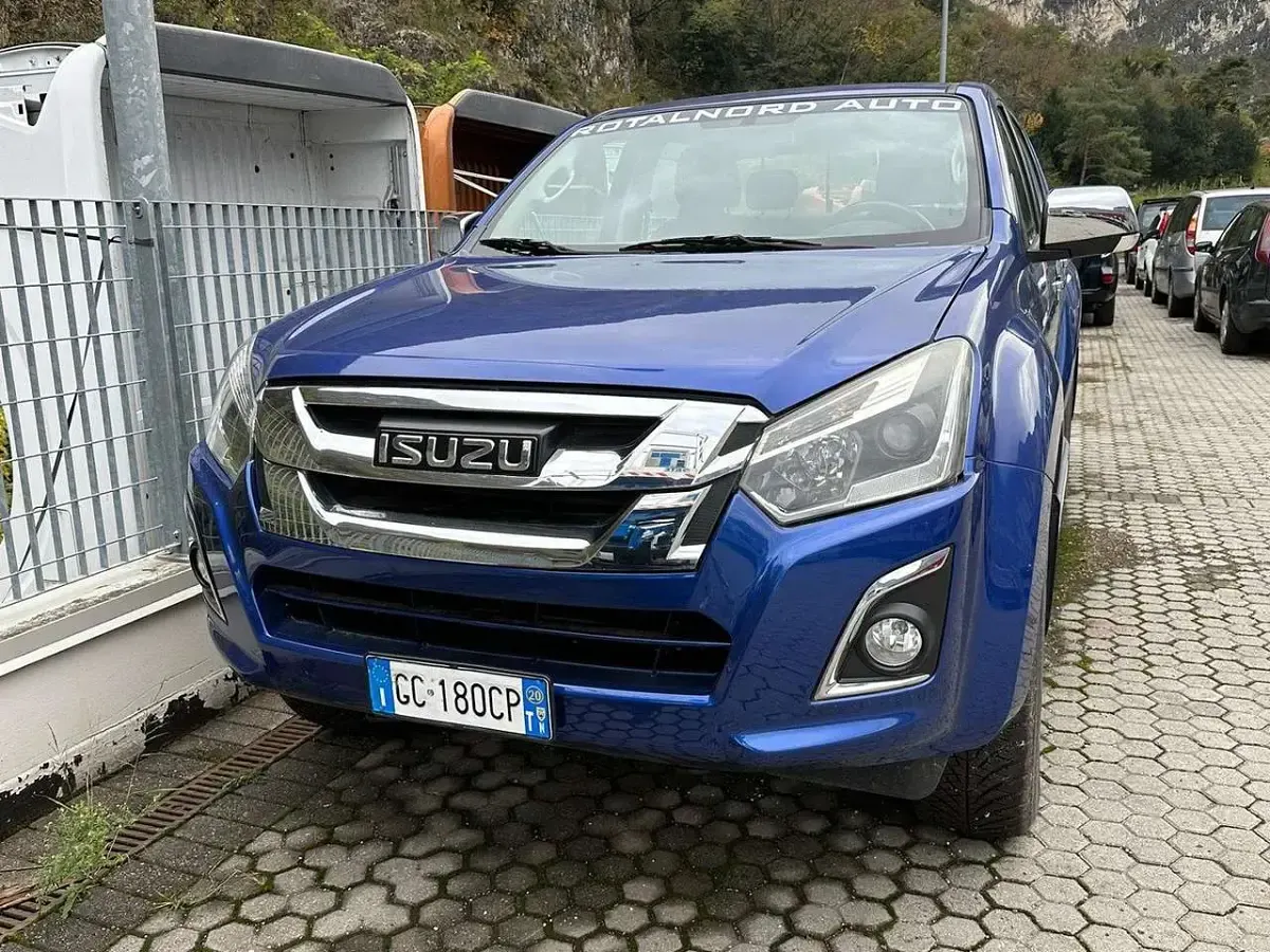 Usata Isuzu D-Max 163 CV (119 kW) 2020 Blu/azzurro SUV