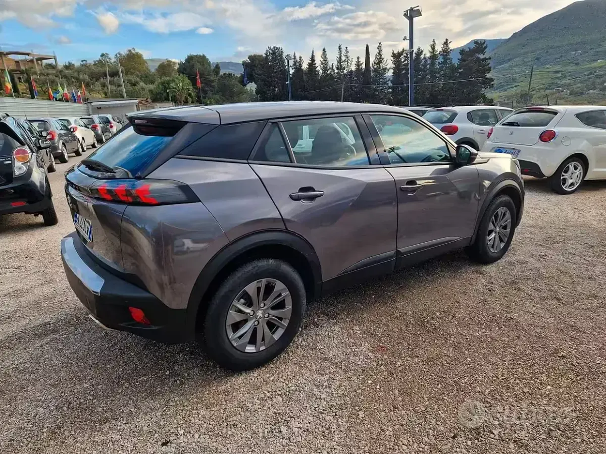 Usata Peugeot 2008 Allure 131 CV (96 kW) 2020 Grigio SUV