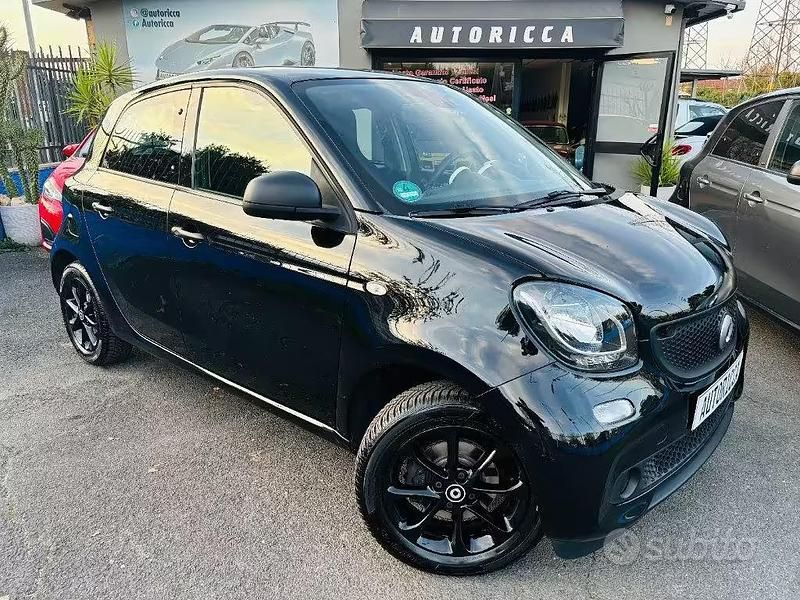 Usata Smart ForFour 71 CV (52 kW) 2019 Nero Utilitaria