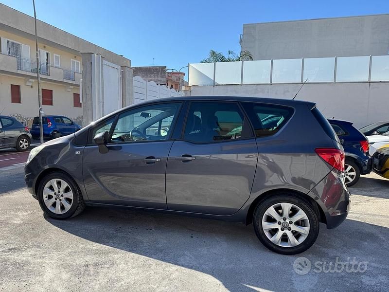 Usata Opel Meriva Cosmo 120 CV (88 kW) 2012 Grigio Monovolume