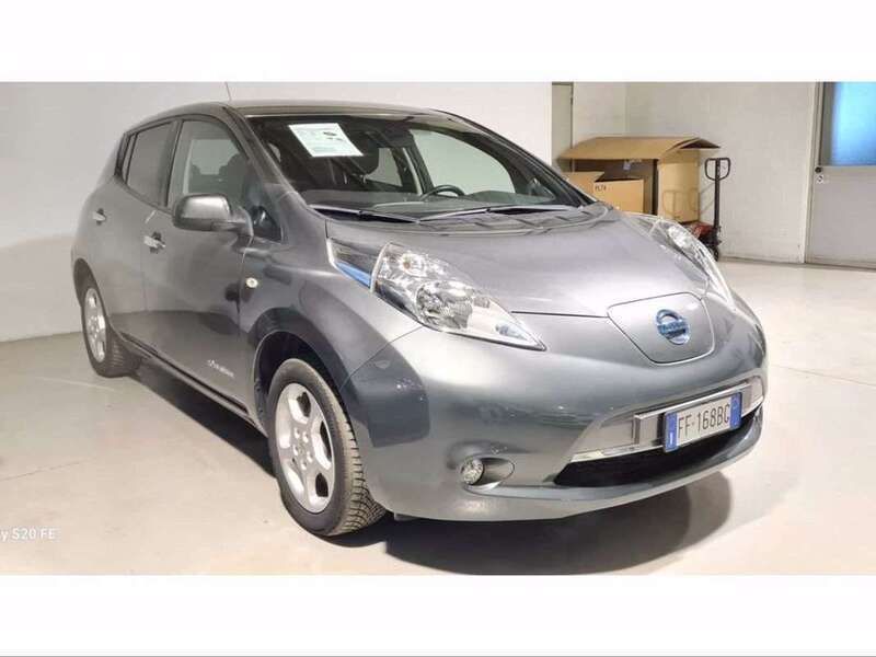 Grigio Usata 2017 Nissan Leaf Acenta Due volumi | 17.900 € - Immagine 1/3