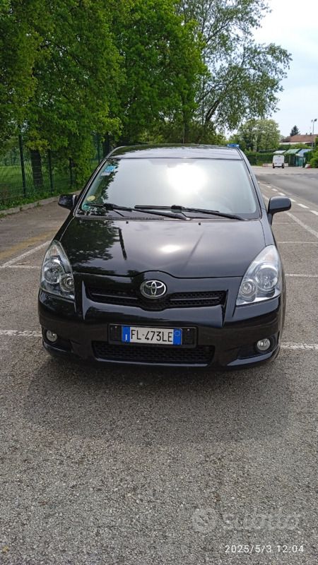 Usata 2008 Toyota Corolla Verso Monovolume | 1500 € (Super prezzo) - Immagine 1/4