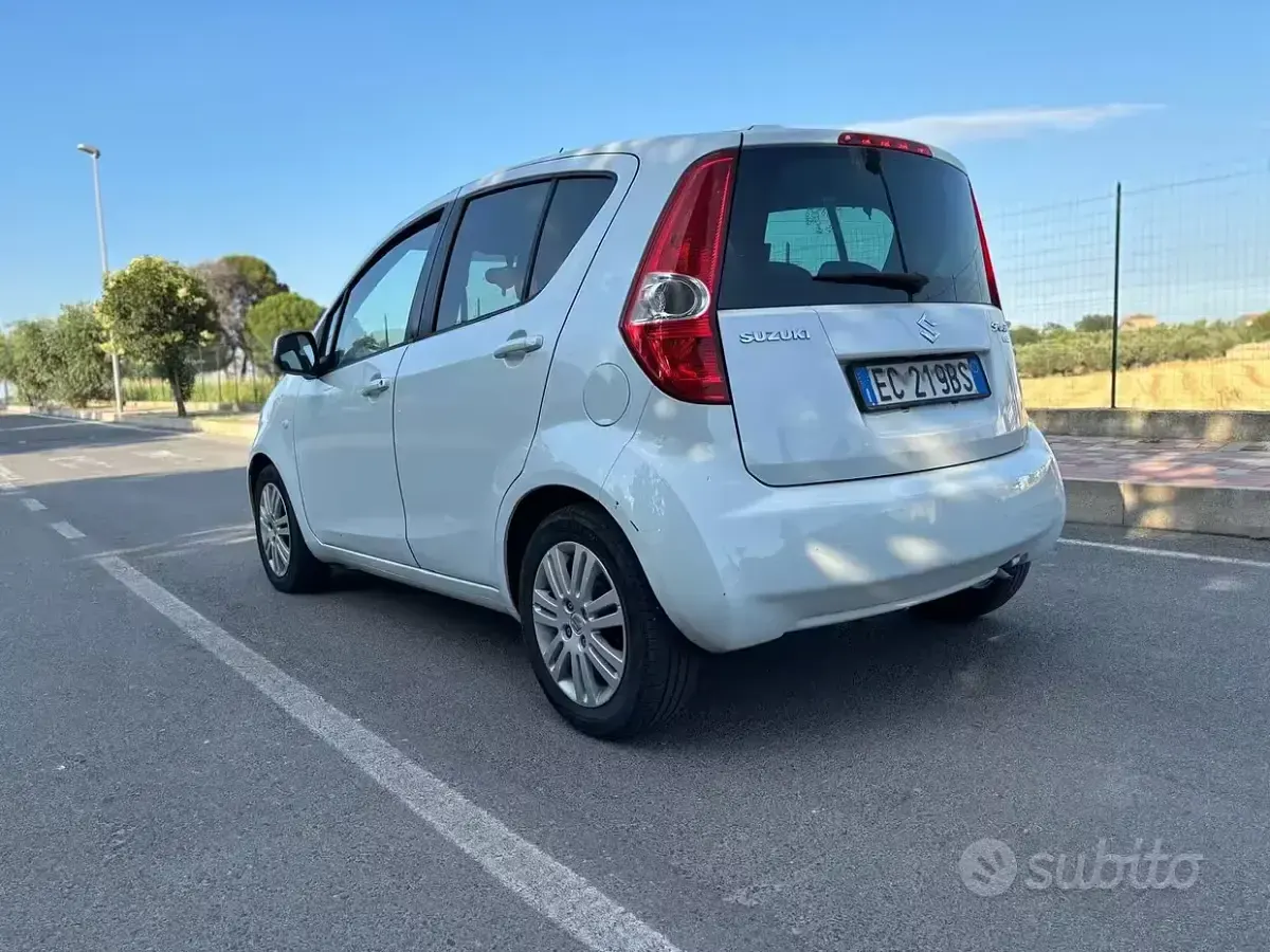 Usata Suzuki Splash 68 CV (50 kW) 2012 Bianco Utilitaria