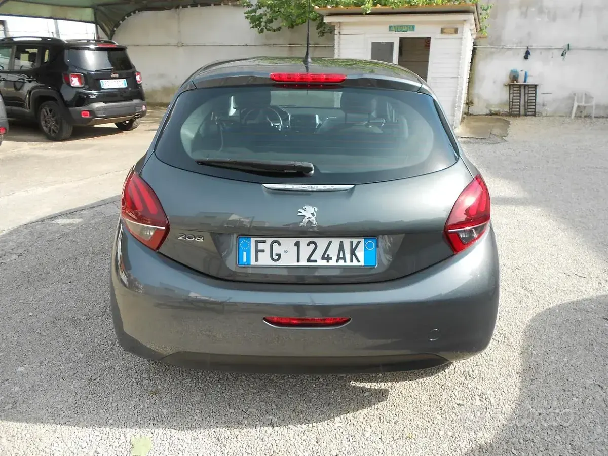 Usata Peugeot 208 Allure 75 CV (55 kW) 2017 Grigio Utilitaria