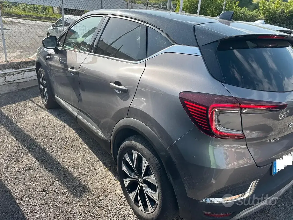 Usata Renault Captur Equilibre 92 CV (67 kW) 2023 Grigio SUV