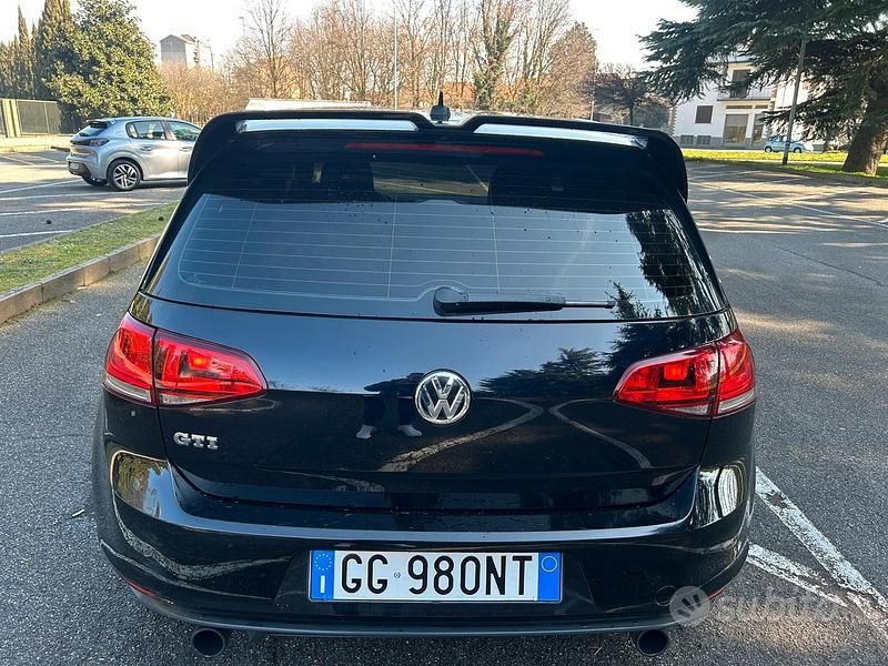 Usata VW Golf VII GTI 230 CV (169 kW) 2016 Berlina