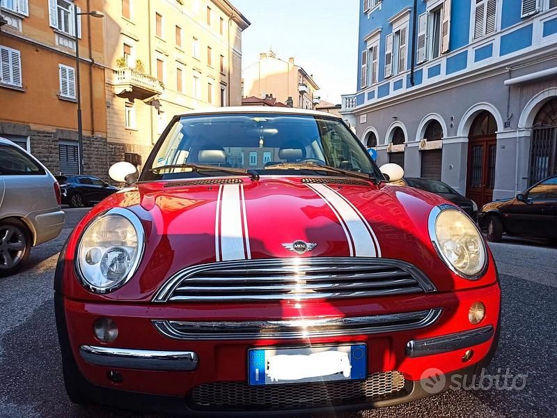 Begagnad Mini Cooper 116 HK (85 kW) 2003 Röd Halvkombi