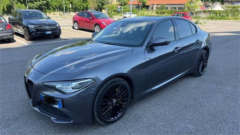 Usata Alfa Romeo Giulia Super 150 CV (110 kW) 2018 Grigio Berlina
