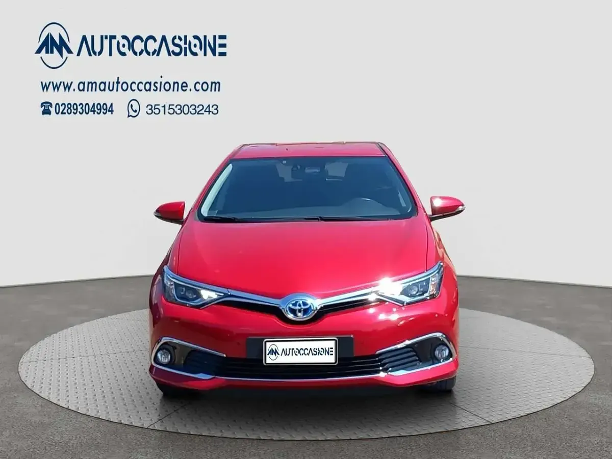 Usata Toyota Auris Hybrid Lounge 99 CV (72 kW) 2016 Bordeaux Berlina