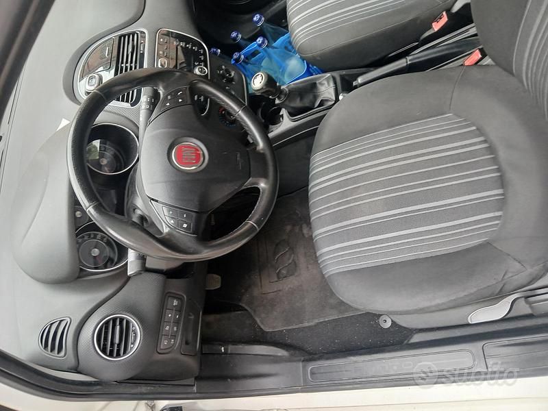 Usata Fiat Grande Punto 65 CV (47 kW) 2010 Utilitaria