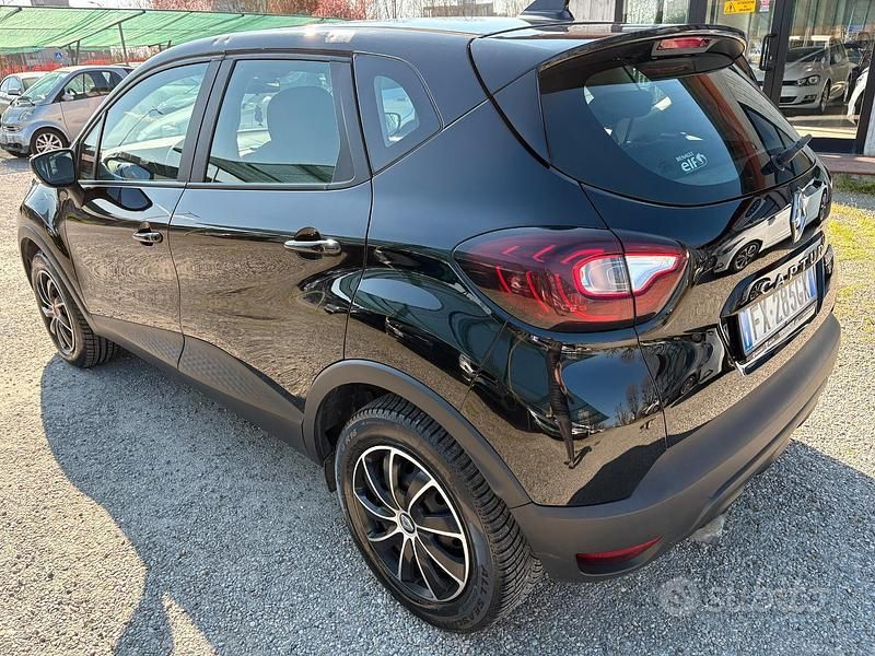 Usata Renault Captur Life 90 CV (66 kW) 2019 Nero SUV