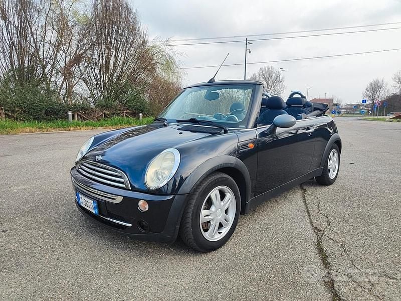 Usata Mini One Cabriolet 90 CV (66 kW) 2005 Nero Cabrio