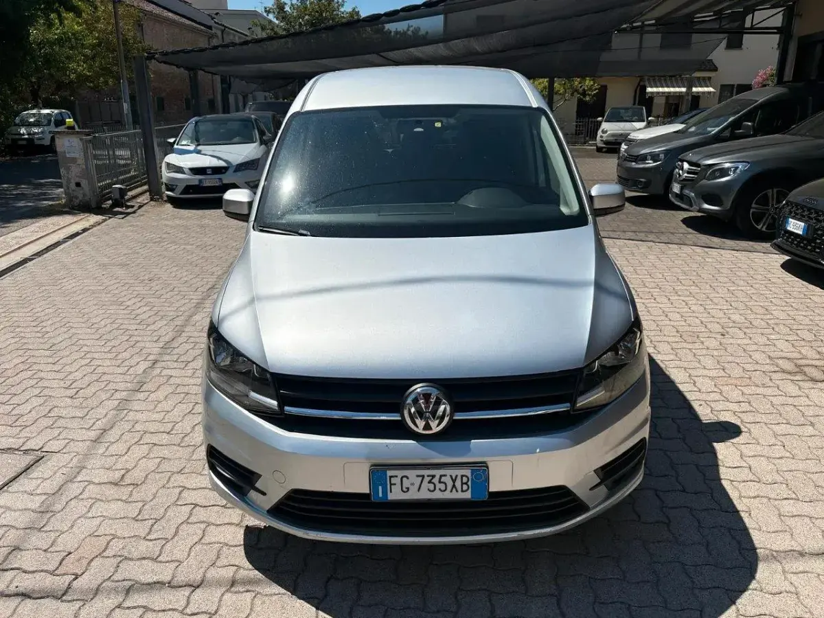Usata VW Caddy Maxi Business 101 CV (74 kW) 2017 Giallo Monovolume