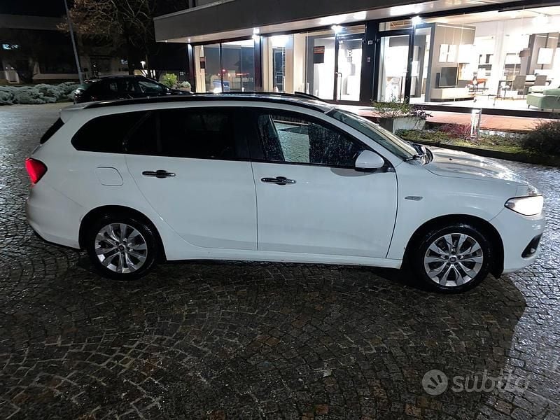 Usata Fiat Tipo 120 CV (88 kW) 2016 Bianco Station wagon