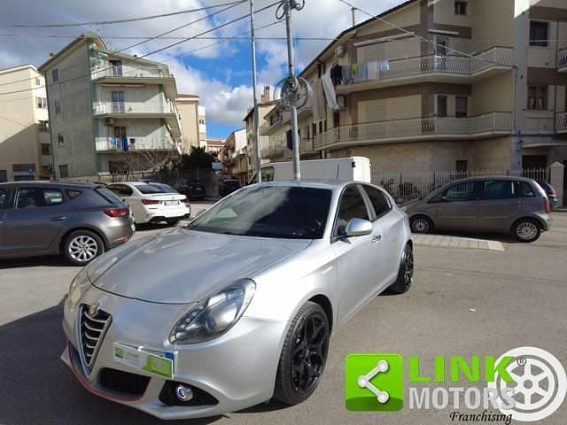 Usata Alfa Romeo Giulietta Exclusive 105 CV (77 kW) 2015 Grigio scuro Berlina