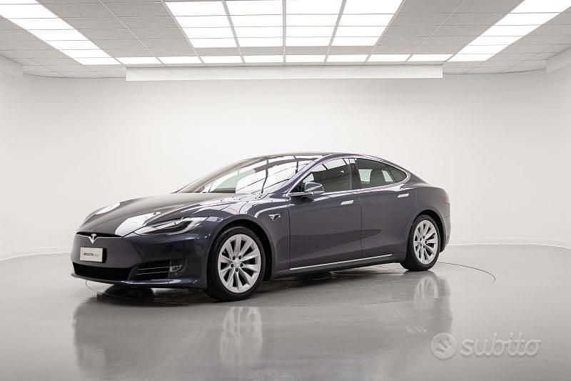 Usata Tesla Model S 503 kW (685 CV) 2018 Argento Utilitaria