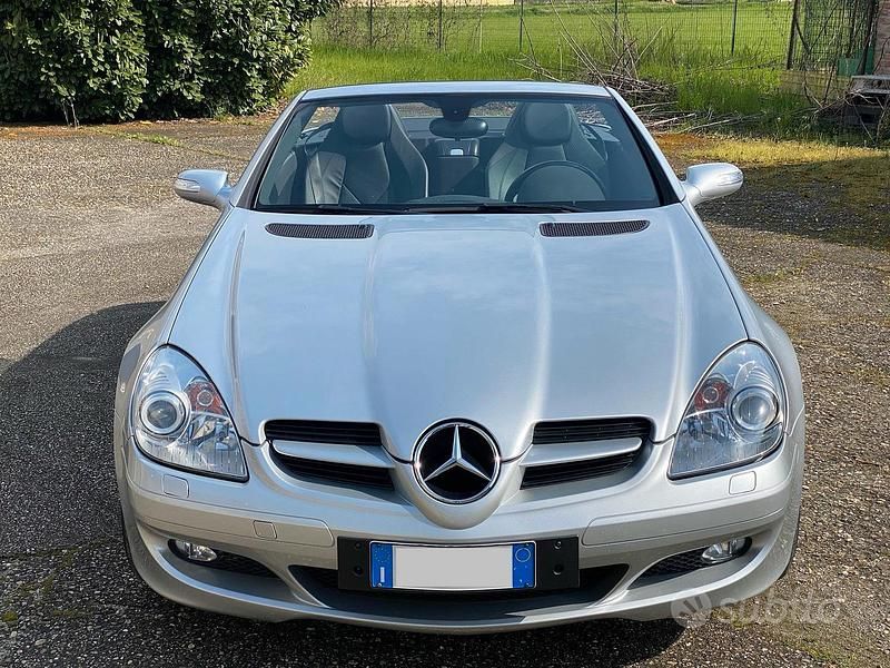 Usata Mercedes SLK200 163 CV (119 kW) 2004 Grigio Cabrio