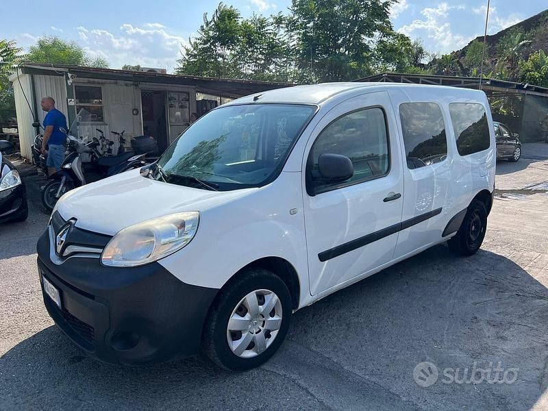 Usata Renault Kangoo Life 110 CV (80 kW) 2019 Bianco Monovolume