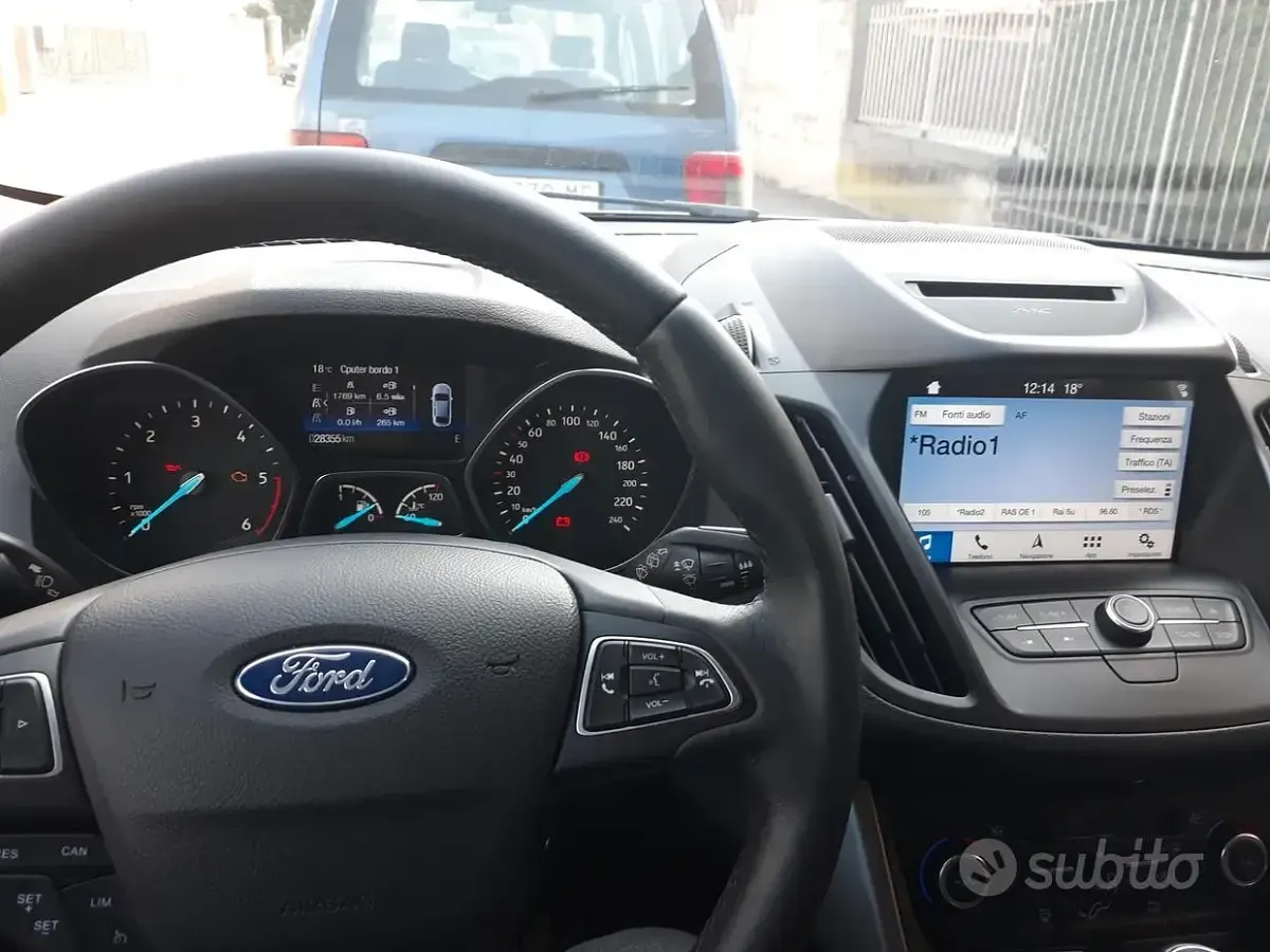 Usata Ford Kuga 120 CV (88 kW) 2019 Grigio SUV