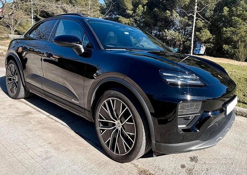 Usata Porsche Macan 380 kW (517 CV) 2025 Nero SUV