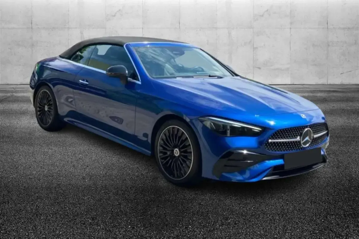 Usata Mercedes CLE300 AMG Line Premium 258 CV (189 kW) 2025 Blu/azzurro Cabrio