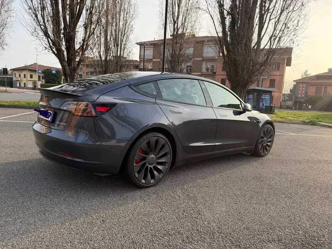 Usata Tesla Model 3 Performance 391 kW (532 CV) 2021 Grigio Berlina