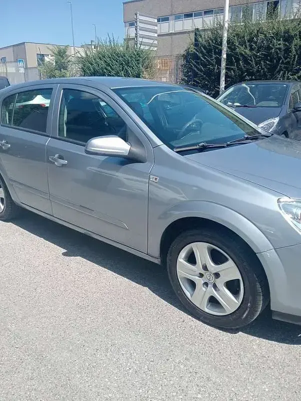 Usata Opel Astra Cosmo 116 CV (85 kW) 2009 Berlina