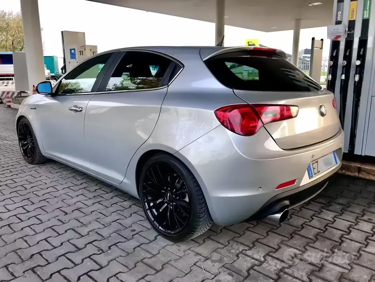 Usata Alfa Romeo Giulietta 109 CV (80 kW) 2015 Grigio Utilitaria