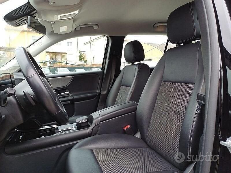 Usata Mercedes GLB180 Business 116 CV (85 kW) 2022 Nero notte SUV