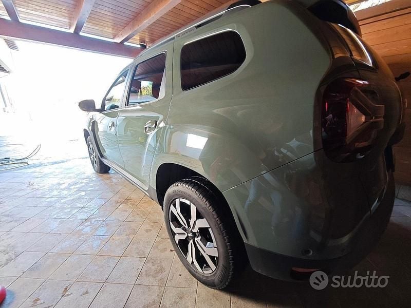 Usata Dacia Duster Journey 100 CV (73 kW) 2023 Verde SUV
