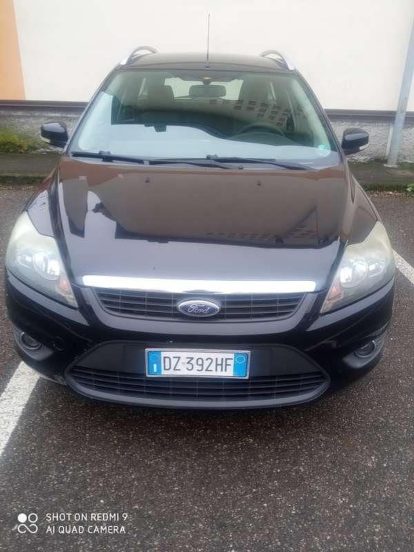 Usata Ford Focus Style 111 CV (81 kW) 2010 Nero Station wagon